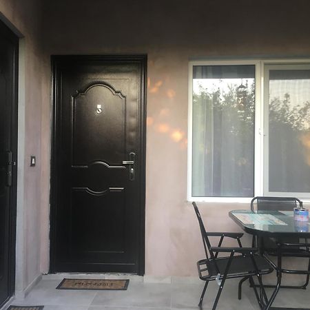 Raven Comstar Apartment Corbu  Luaran gambar